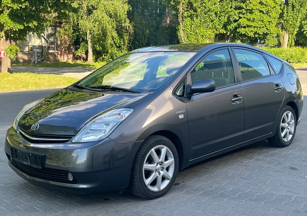 Toyota Prius cena 26999 przebieg: 212800, rok produkcji 2008 z Lwówek małe 529